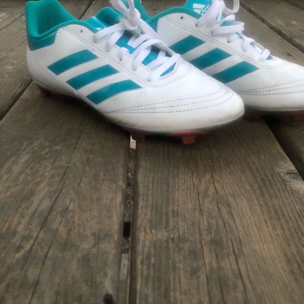 Soccer Cleats - Picture 3 of 6